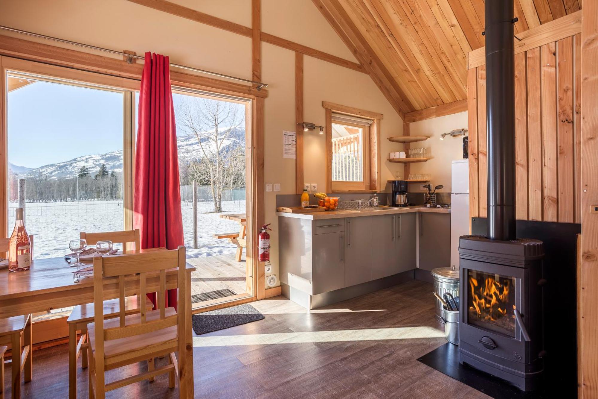 Huttopia Bozel En Vanoise Екстериор снимка