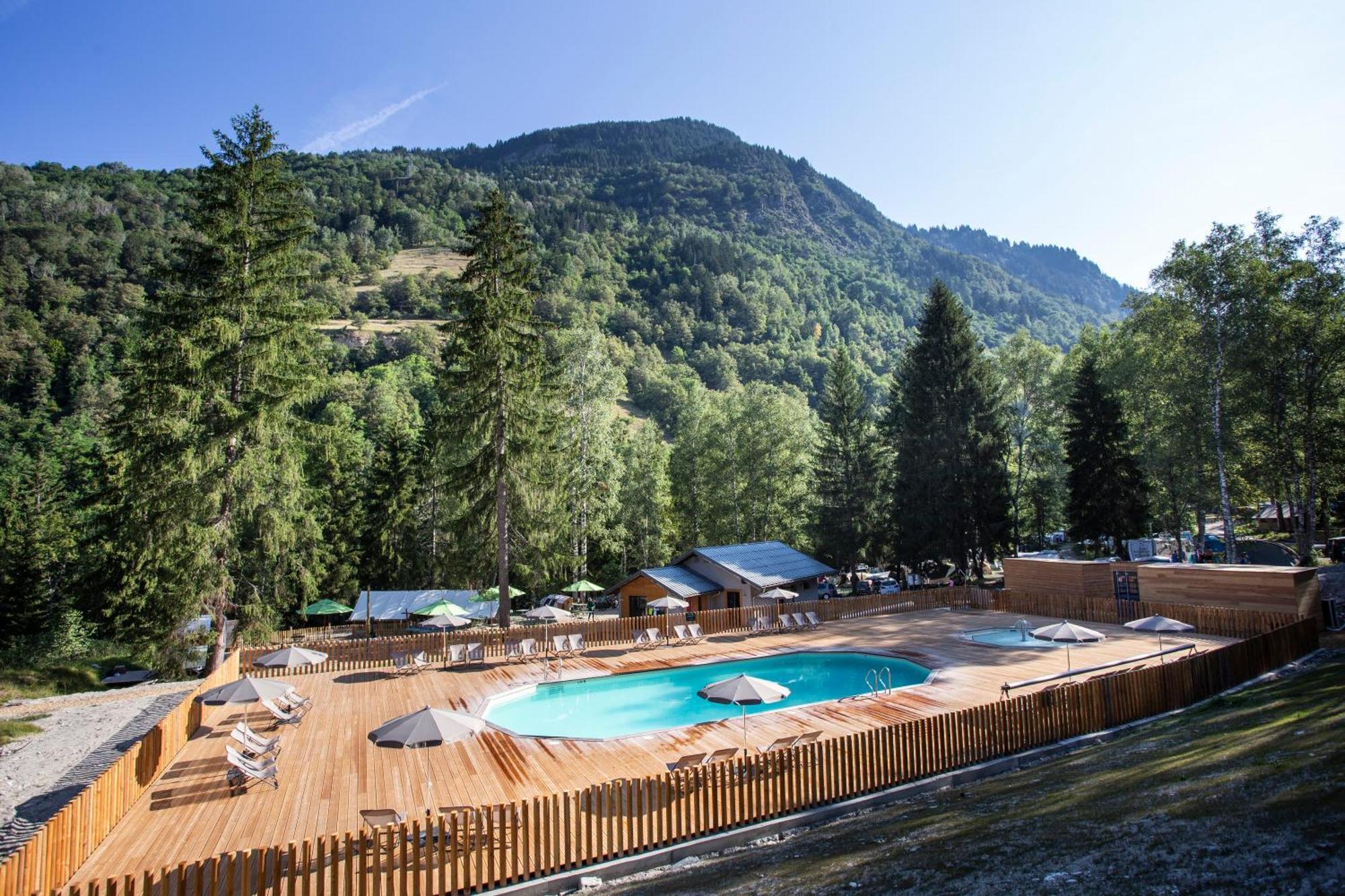 Huttopia Bozel En Vanoise Екстериор снимка